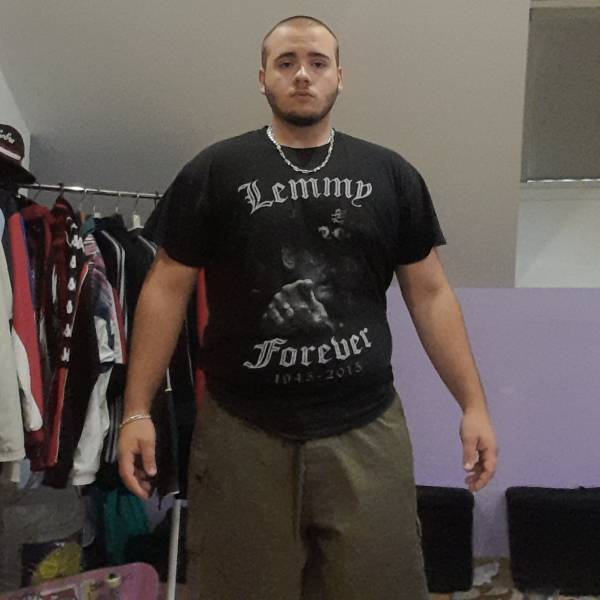 modelka s ID 01010YL7VV p031