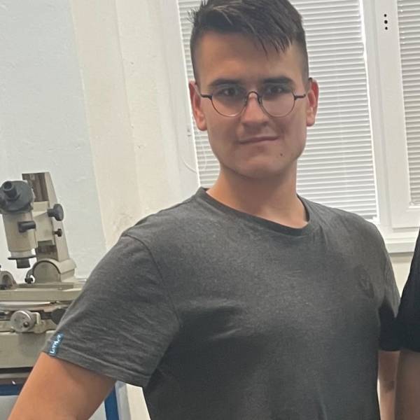 modelka s ID 010117NGBU p031