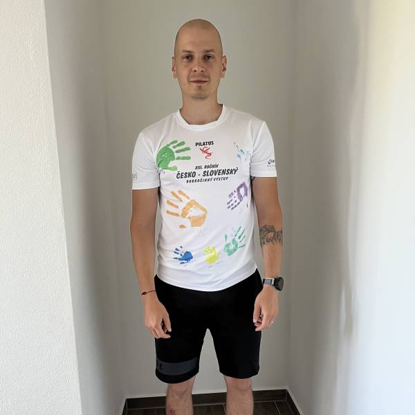 modelka s ID 010119JF6K p031