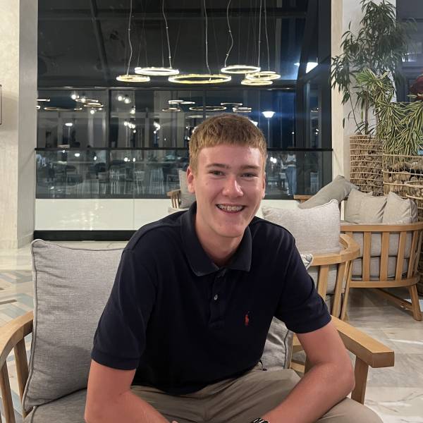 modelka s ID 01011K18G9 p021