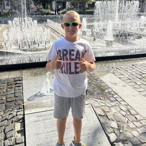 modelka s ID 01012K7OMS p031