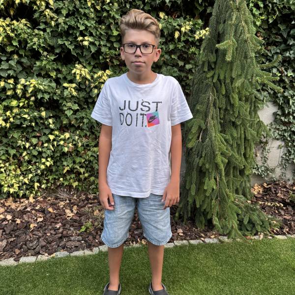 modelka s ID 01012YV5RE p031