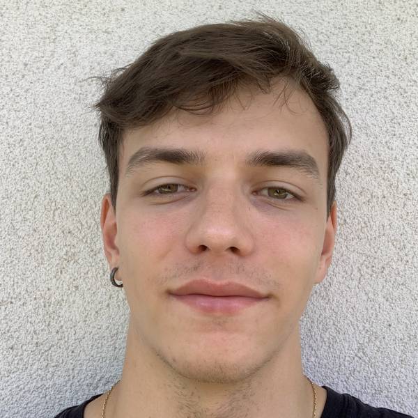 modelka s ID 010136LI9Q p021