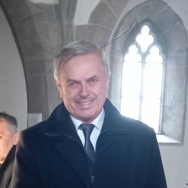 modelka s ID 01013NHT7T p021