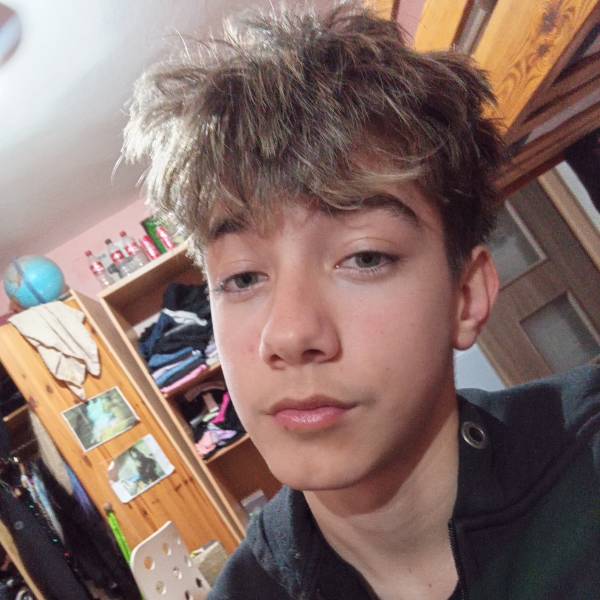 modelka s ID 01013R5B70 p021