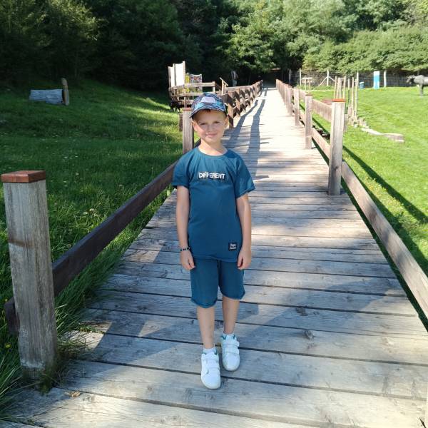 modelka s ID 01015A2E5A p031