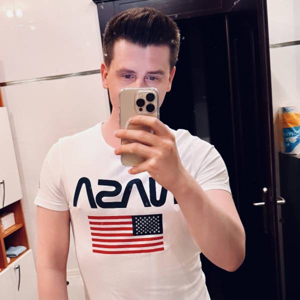 modelka s ID 01015BIUYI p031