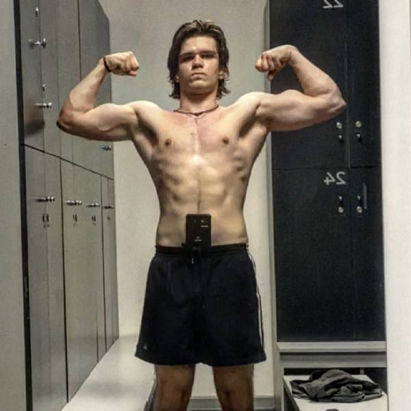 modelka s ID 01015LXWJB p031