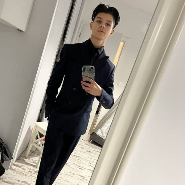 modelka s ID 01015QBSHV p031