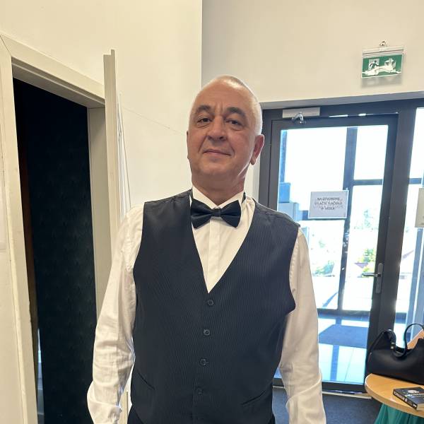 modelka s ID 01016CIG40 p021