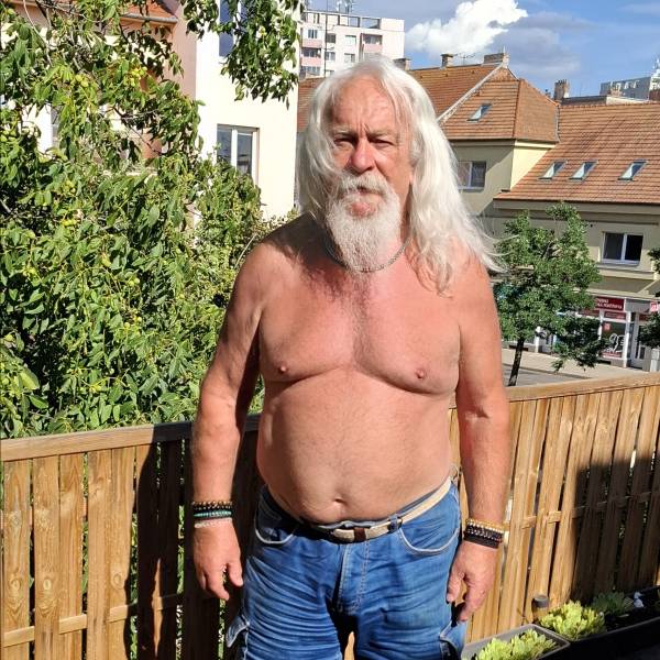 modelka s ID 01016HLKE0 p031