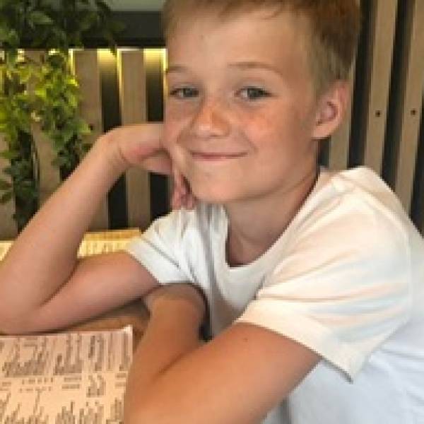 modelka s ID 01016LZZY1 p021