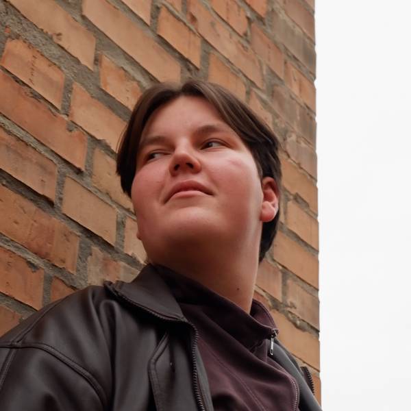 modelka s ID 01016XHOYJ p021