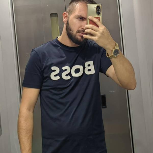 modelka s ID 01016YEK76 p031