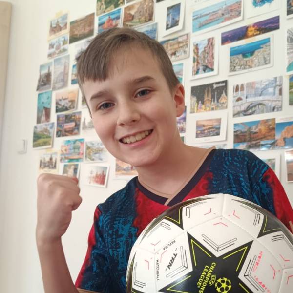 modelka s ID 01017GYWJ3 p021