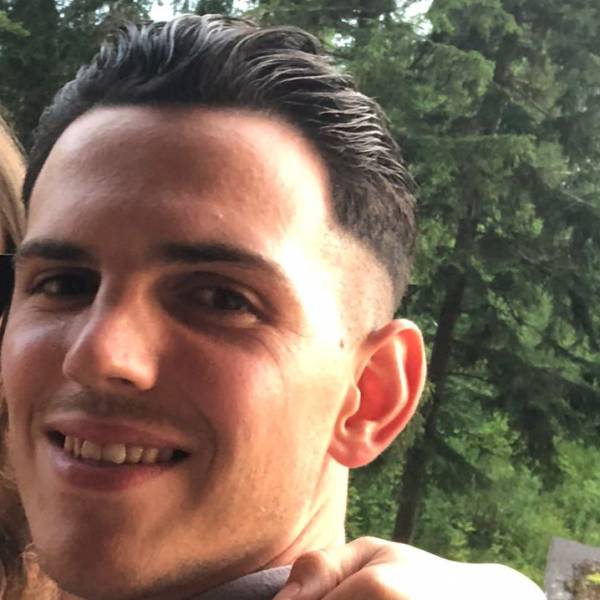 modelka s ID 01017XEYKT p021