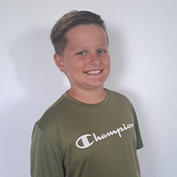 modelka s ID 01017YXJXX p021