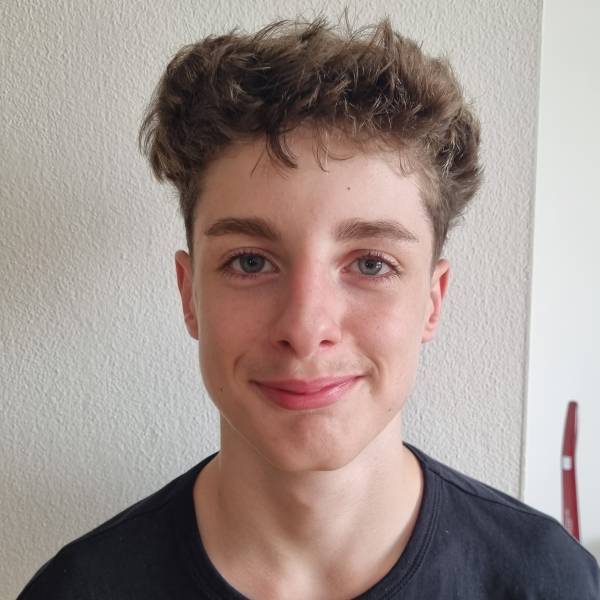 modelka s ID 0101831AS2 p021