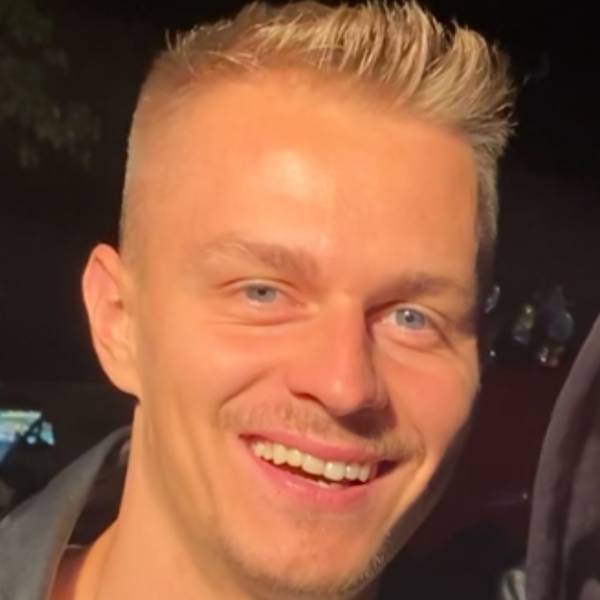 modelka s ID 010191YT6A p021