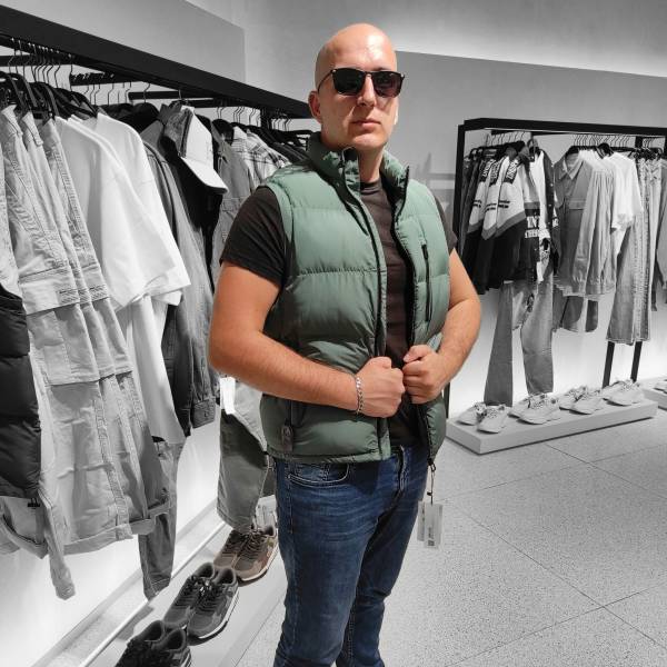 modelka s ID 010192FGG7 p031