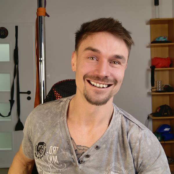 modelka s ID 010196PTIT p021