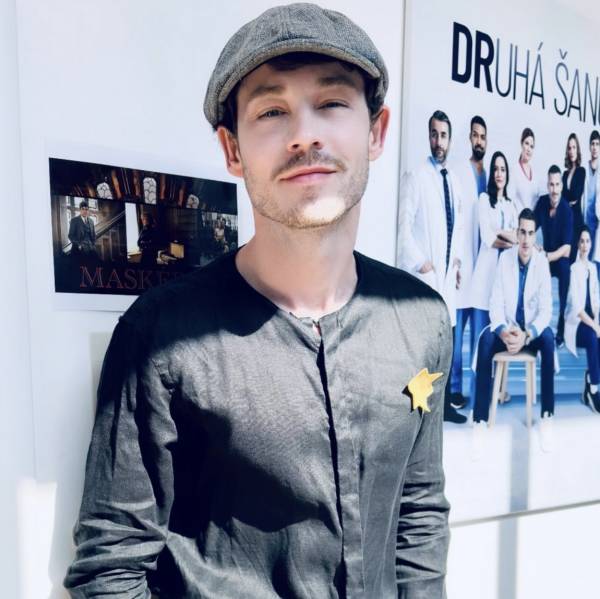 modelka s ID 01019IM1N6 p021