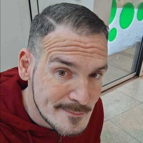 modelka s ID 01019OU0RO p021