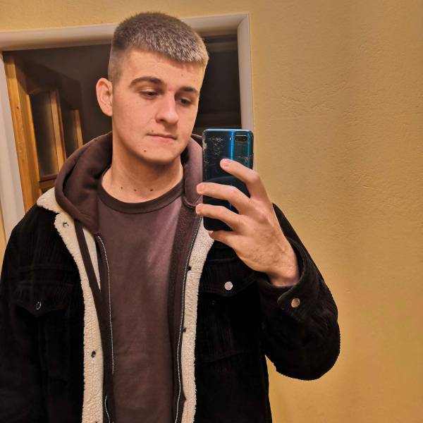 modelka s ID 01019PVITW p031