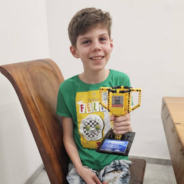 modelka s ID 01019VOPT1 p021