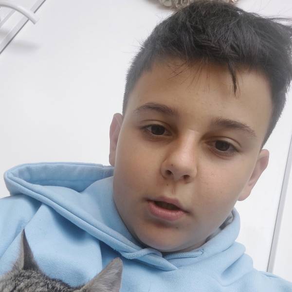 modelka s ID 01019VVZ8O p021