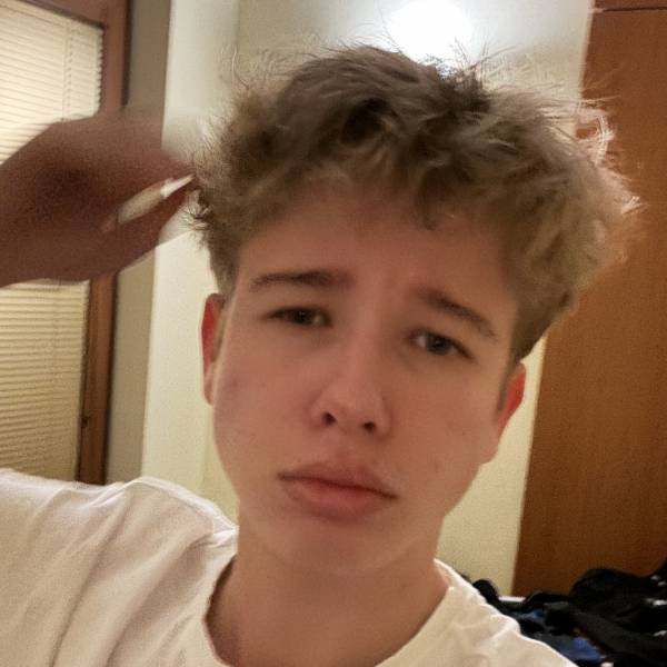 modelka s ID 01019XCE72 p031