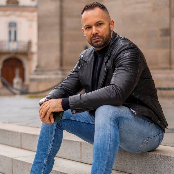 modelka s ID 0101A3DBFD p031