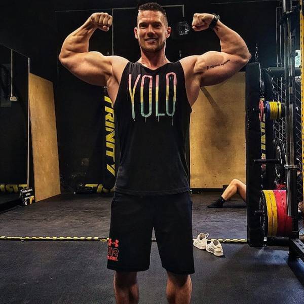 modelka s ID 0101A4UUGR p031