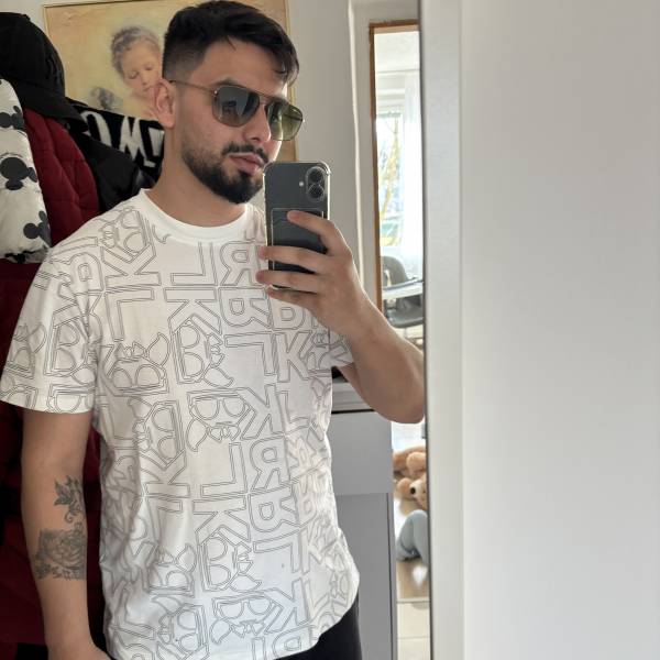 modelka s ID 0101AQZOEK p031