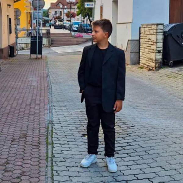 modelka s ID 0101BWFFPU p031