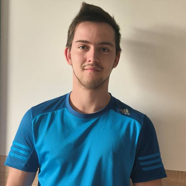 modelka s ID 0101CFHT15 p031