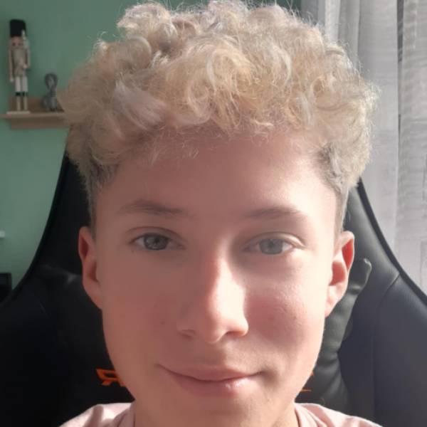 modelka s ID 0101CNDV2G p021