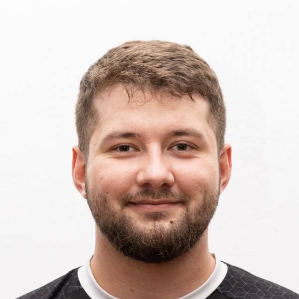 modelka s ID 0101D9OJS4 p021