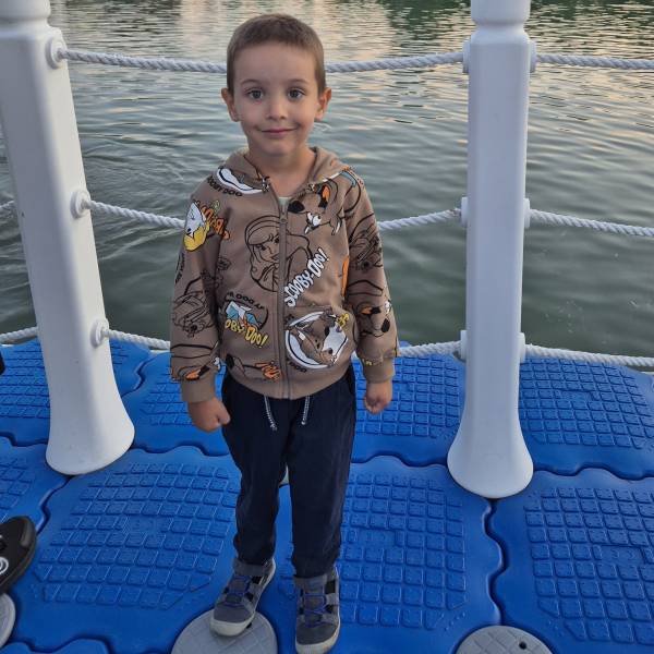 modelka s ID 0101DVJKAU p031