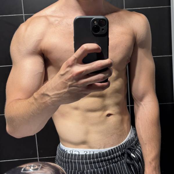 modelka s ID 0101EN8I8T p031