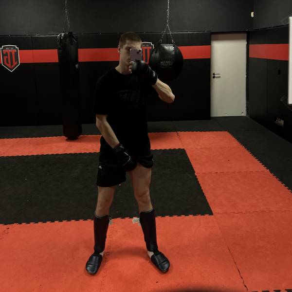 modelka s ID 0101EYRKQW p031