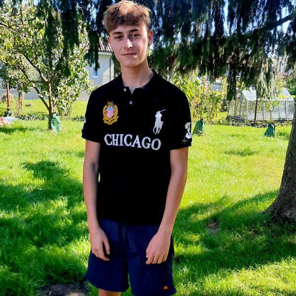 modelka s ID 0101F8HP7B p031