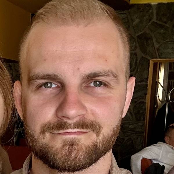 modelka s ID 0101FZ9W6G p021