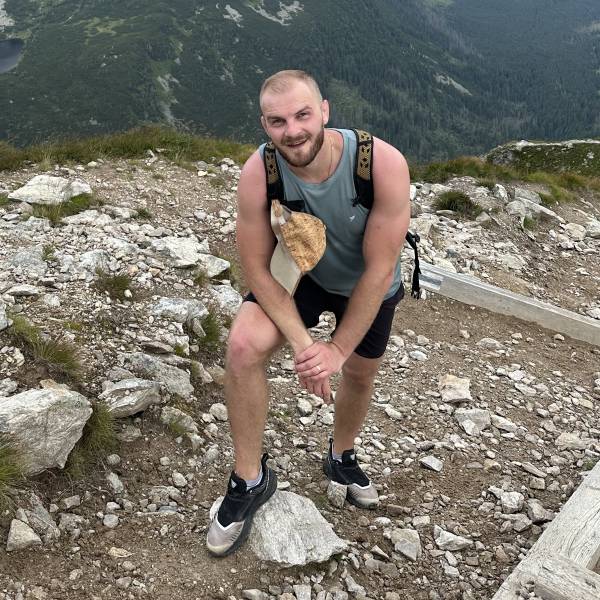 modelka s ID 0101FZ9W6G p031