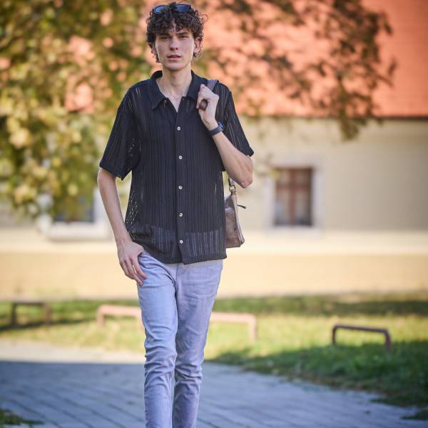 modelka s ID 0101HKHNFO p031