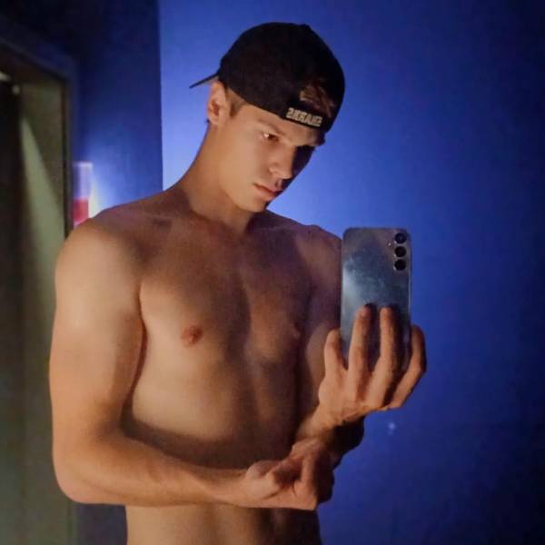 modelka s ID 0101HOGFPY p021