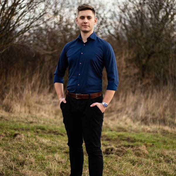 modelka s ID 0101HWNXUM p031