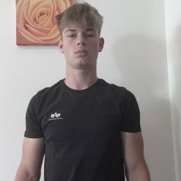 modelka s ID 0101HXU67S p031