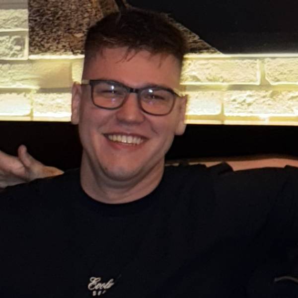 modelka s ID 0101I3MF6F p021