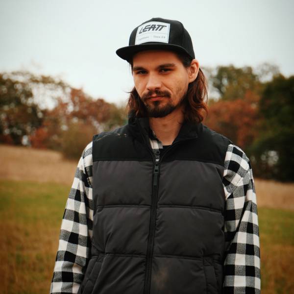 fotografia p015 profilu 0101IQUE0L